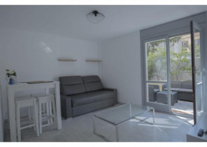 Apt 2 Pers 200m de la mer plus Parking proche